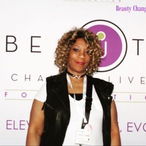 Meet your Posher, Vangela